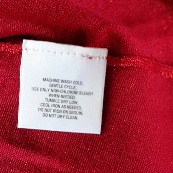 Jaclyn Smith Red Metallic Button up Sweater Cardigan -  Valentine's Day Perfect - Picture 6 of 9